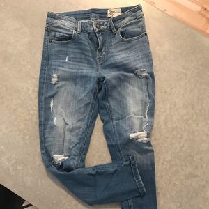Cute light wash boyfriend jeans